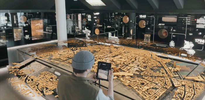 The city model overlayed with the recent map.